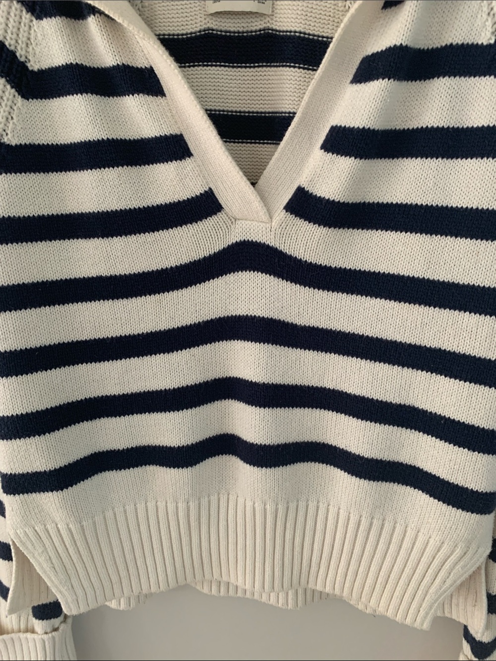 Abercrombie & Fitch Polo Collared V-Neck Striped Sweater Cream Navy Blue Small - Picture 4 of 10